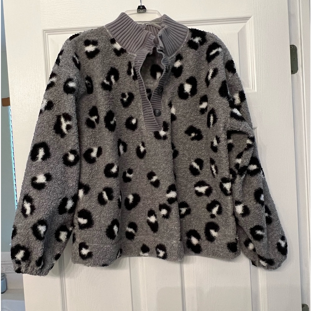 Ann Taylor loft fuzzy pullover NEVER WORN!!!
